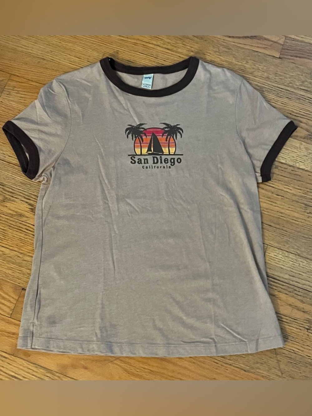Women’s Vintage Kavio! 1990’s Y2K Ringer San Diego T-shirt Brown NWOT XL grunge